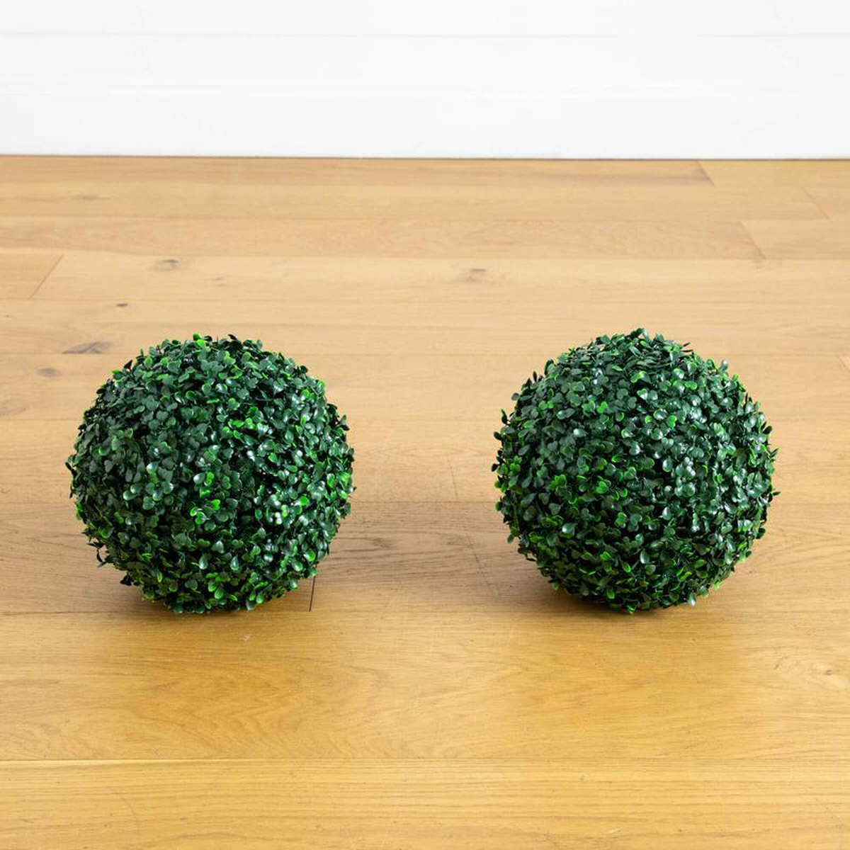 88221 UV Resistant Artificial Boxwood Ball (IndoorOutdoor) 8211 Set of 4