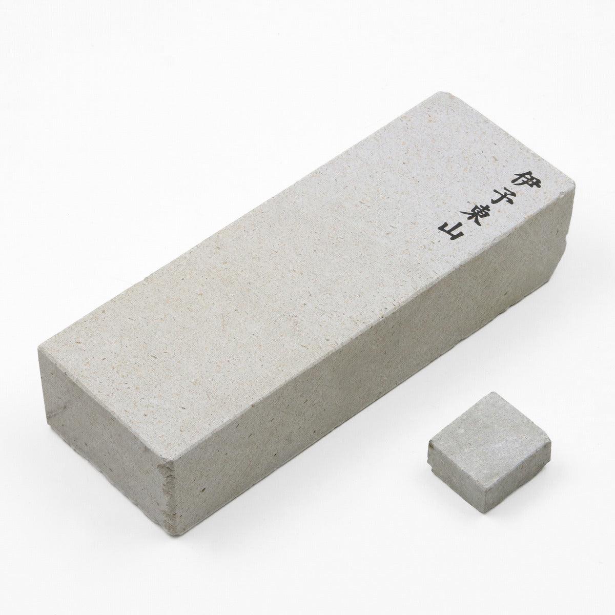 "IYO HIGASHIYAMA", Tennen Toishi (Japanese Natural Whetstone), 1818g